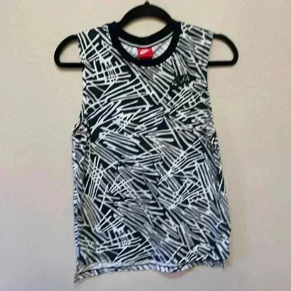 NIKE Women’s Oversized Sleeveless Shirt - Picture 1 of 7